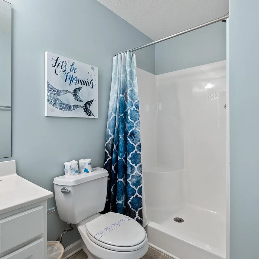Bedroom 3 Full Bathroom