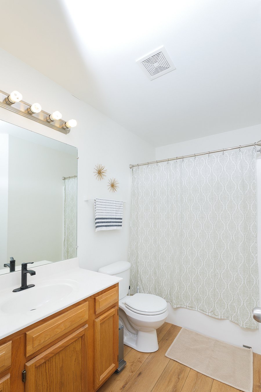 2nd upstairs bathroom