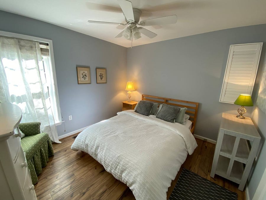 Queen bed