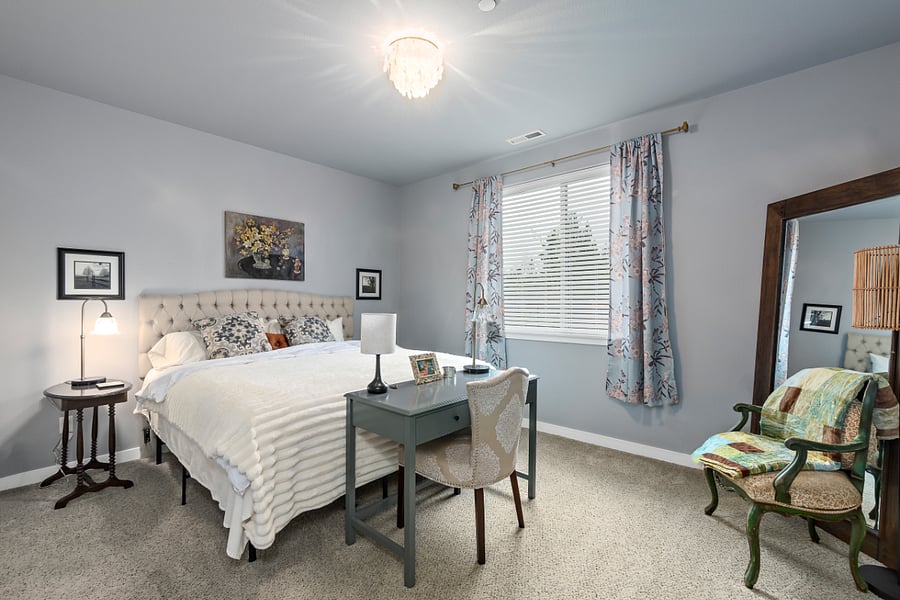 The room being rented, king size bed.