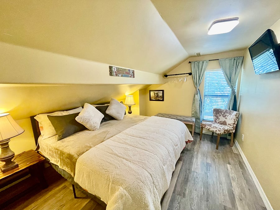 Bedroom #1 (King Bed)