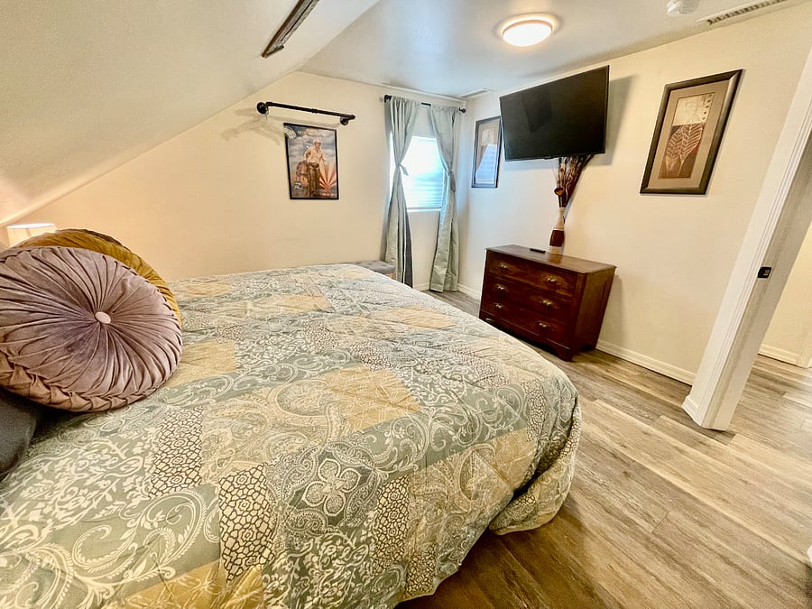 Bedroom #2 (King Bed) 