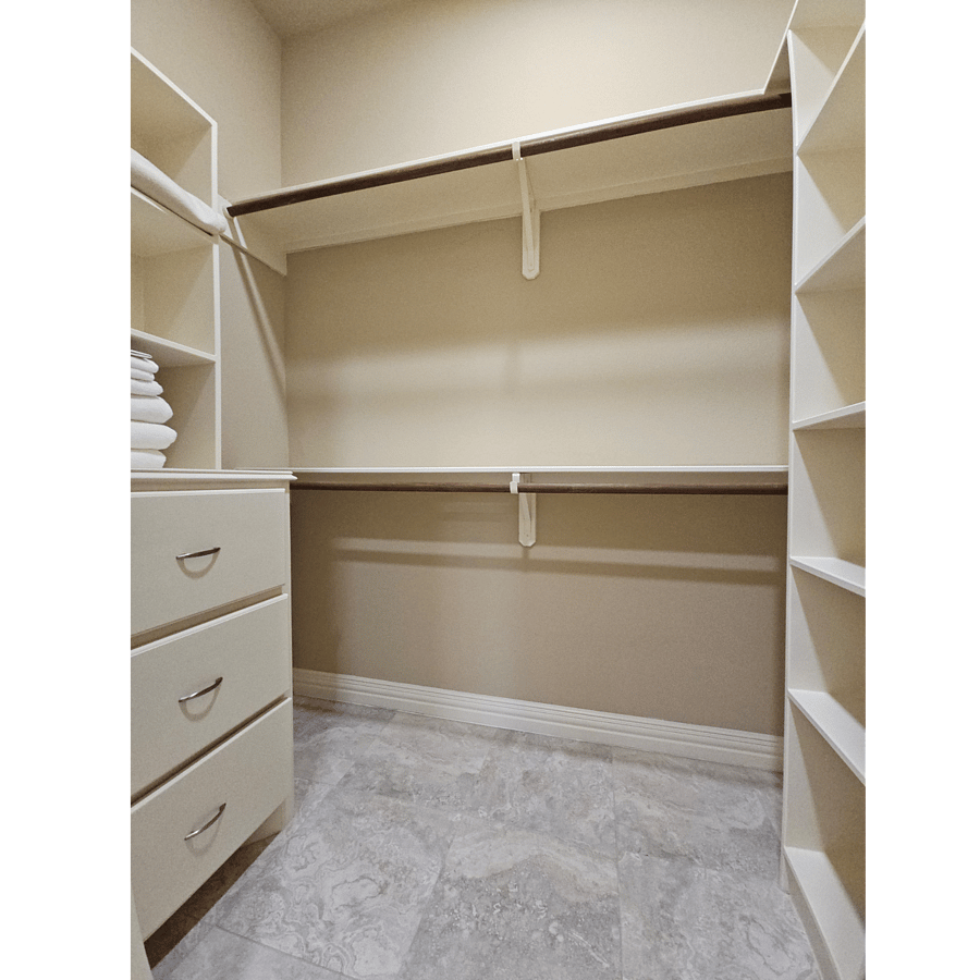 walk-ing closet