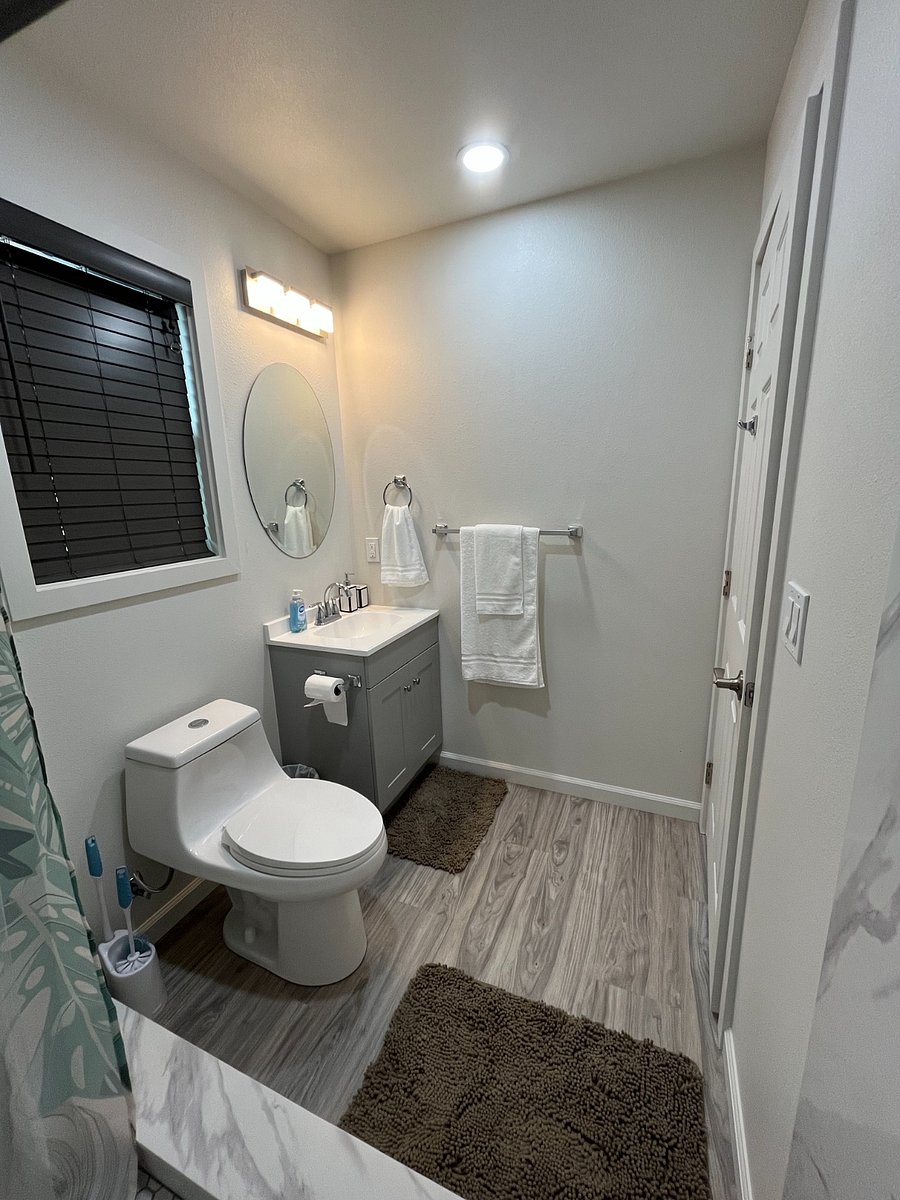 Upstairs bathroom