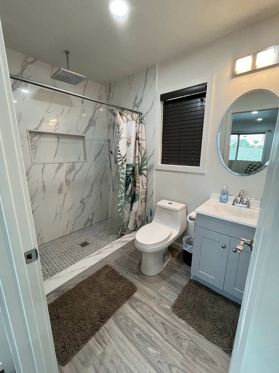 Upstairs bathroom