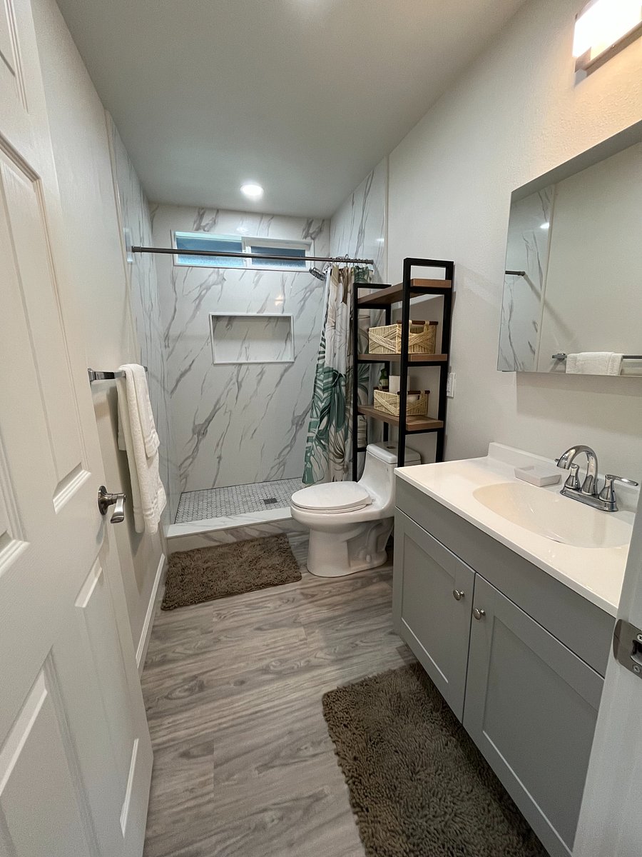 Upstairs bathroom
