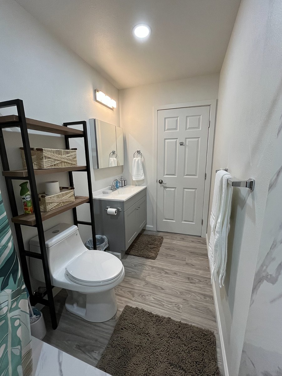 Upstairs bathroom