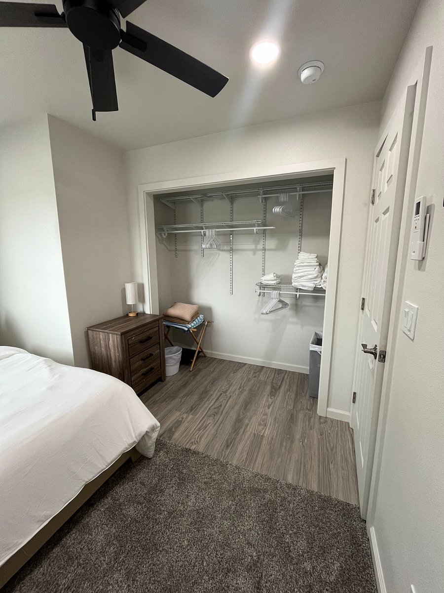 Upstairs bedroom 1