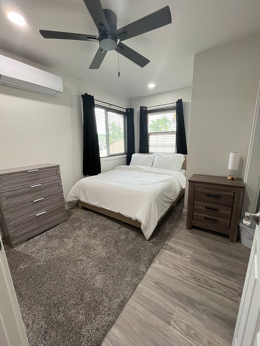 Upstairs bedroom 1