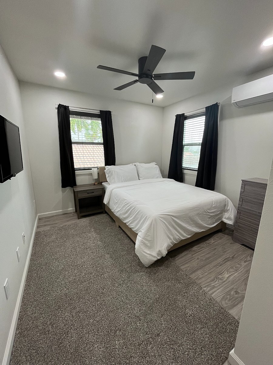 Upstairs bedroom 2