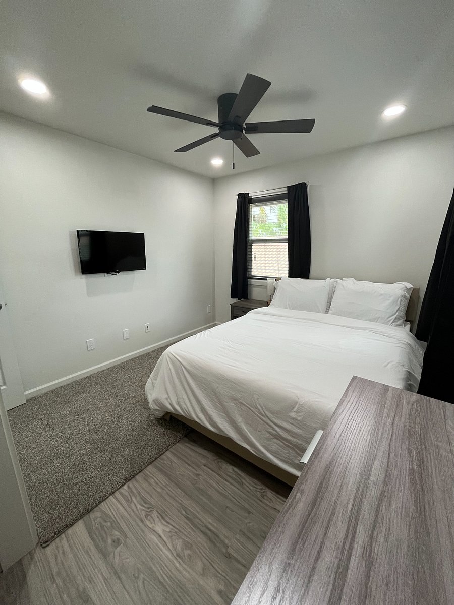 Upstairs bedroom 2