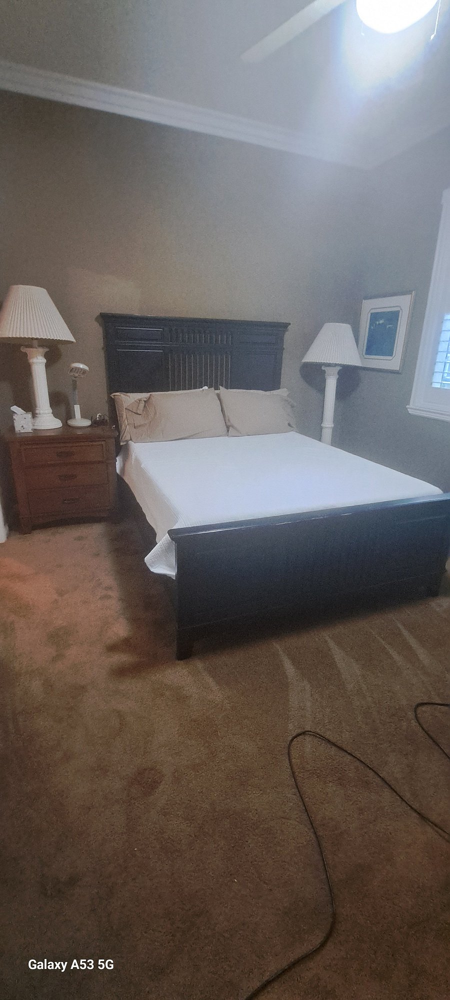 Queen size bed. Tempur-pedic mattress.