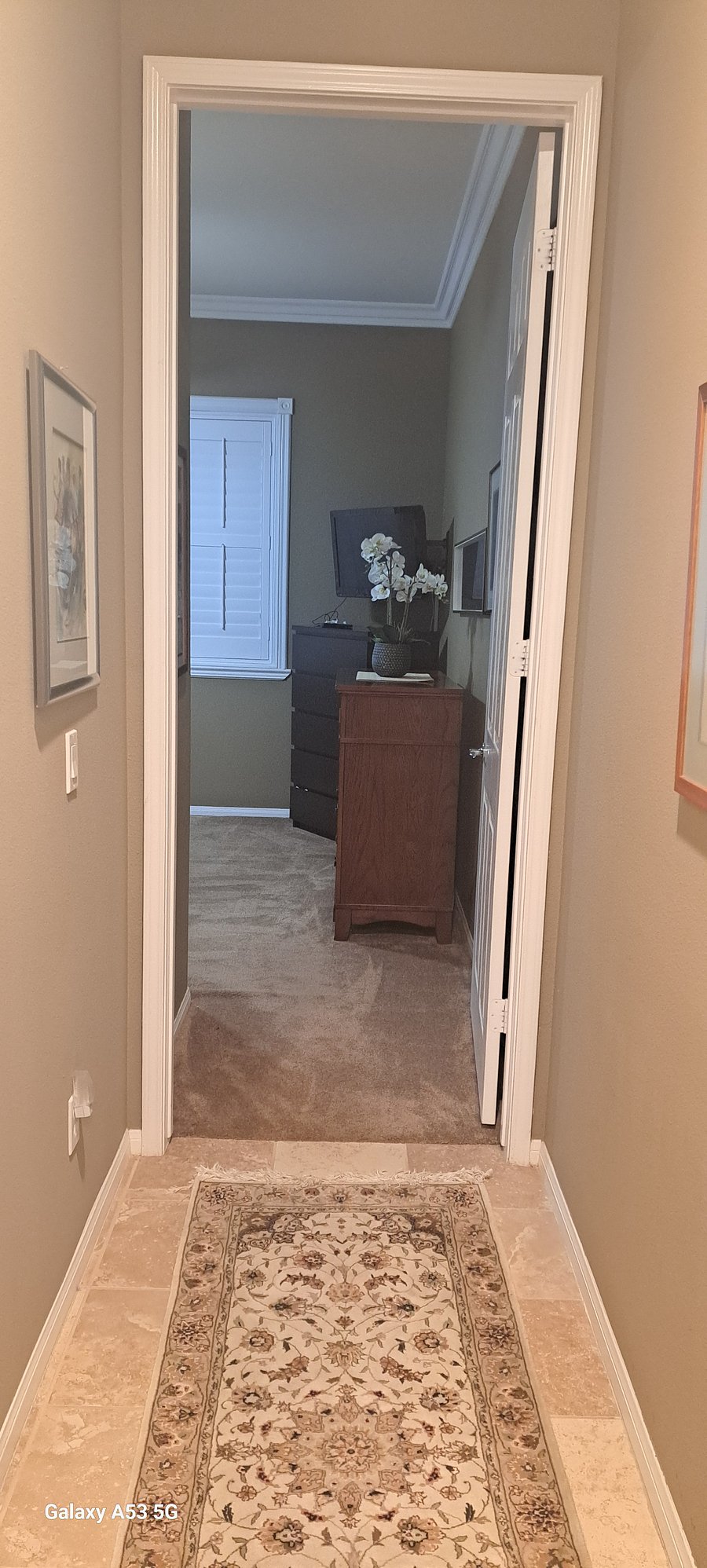 Entry to room