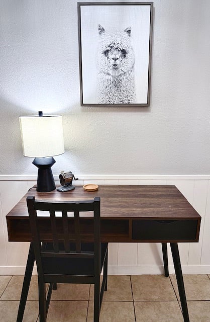 Perfect sized uncluttered desk for studying.