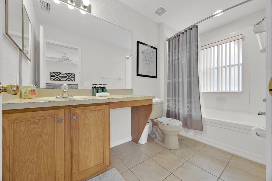 Primary Ensuite - Bath - Upstairs
