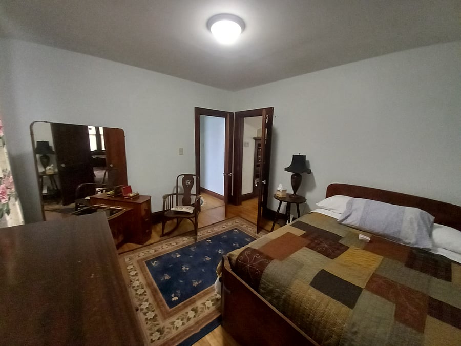 Front bedroom.