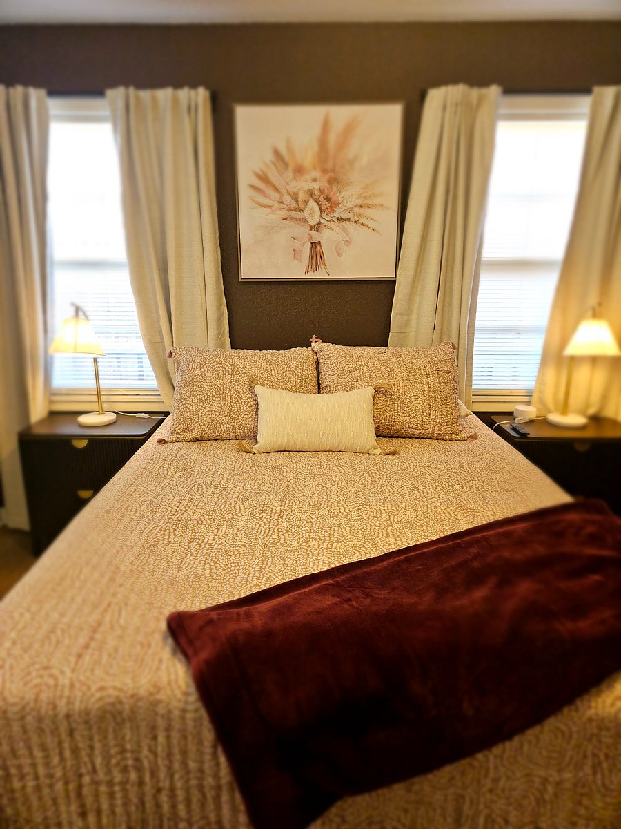 Queen Bedroom #1