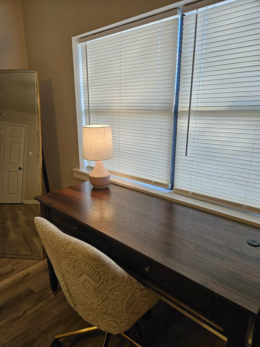 King Bed w/ Tv & Work Station