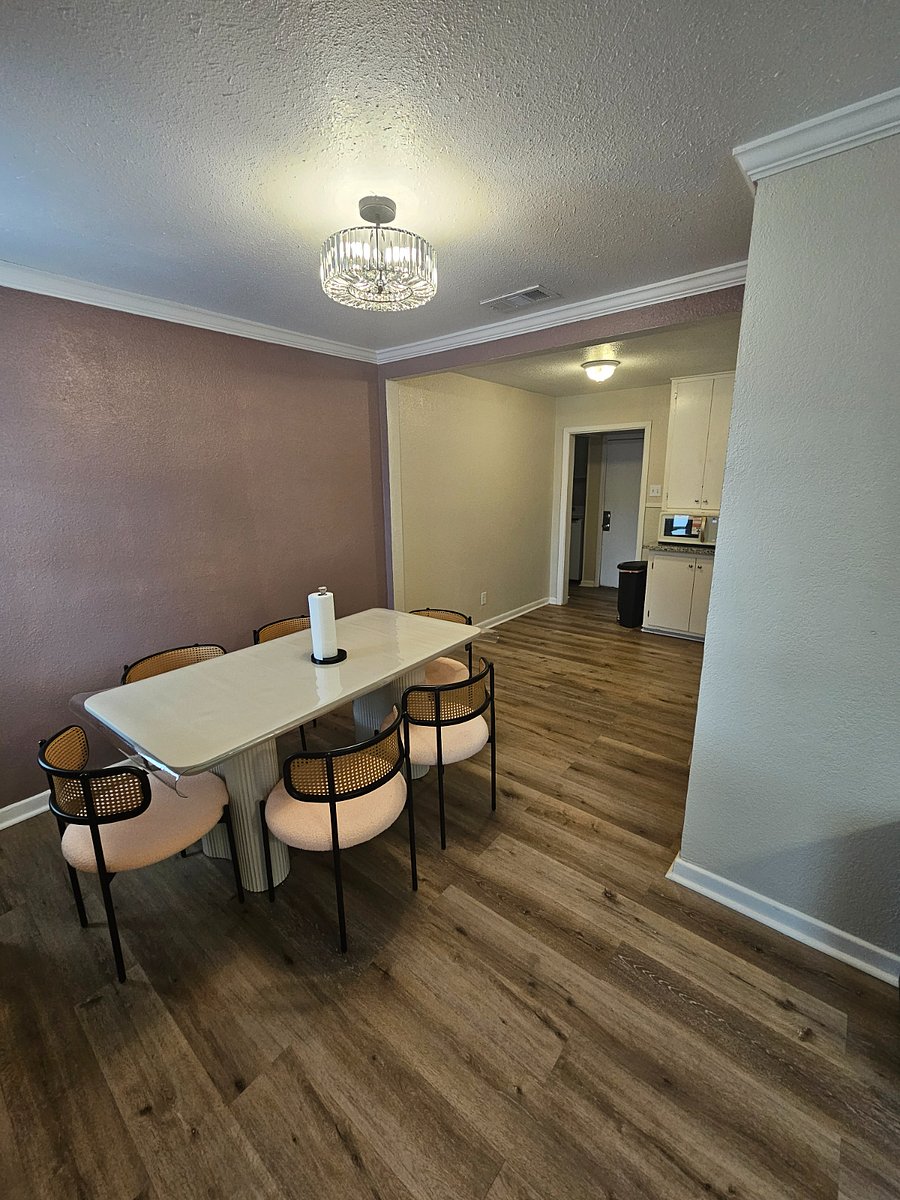 Dining Area for 6