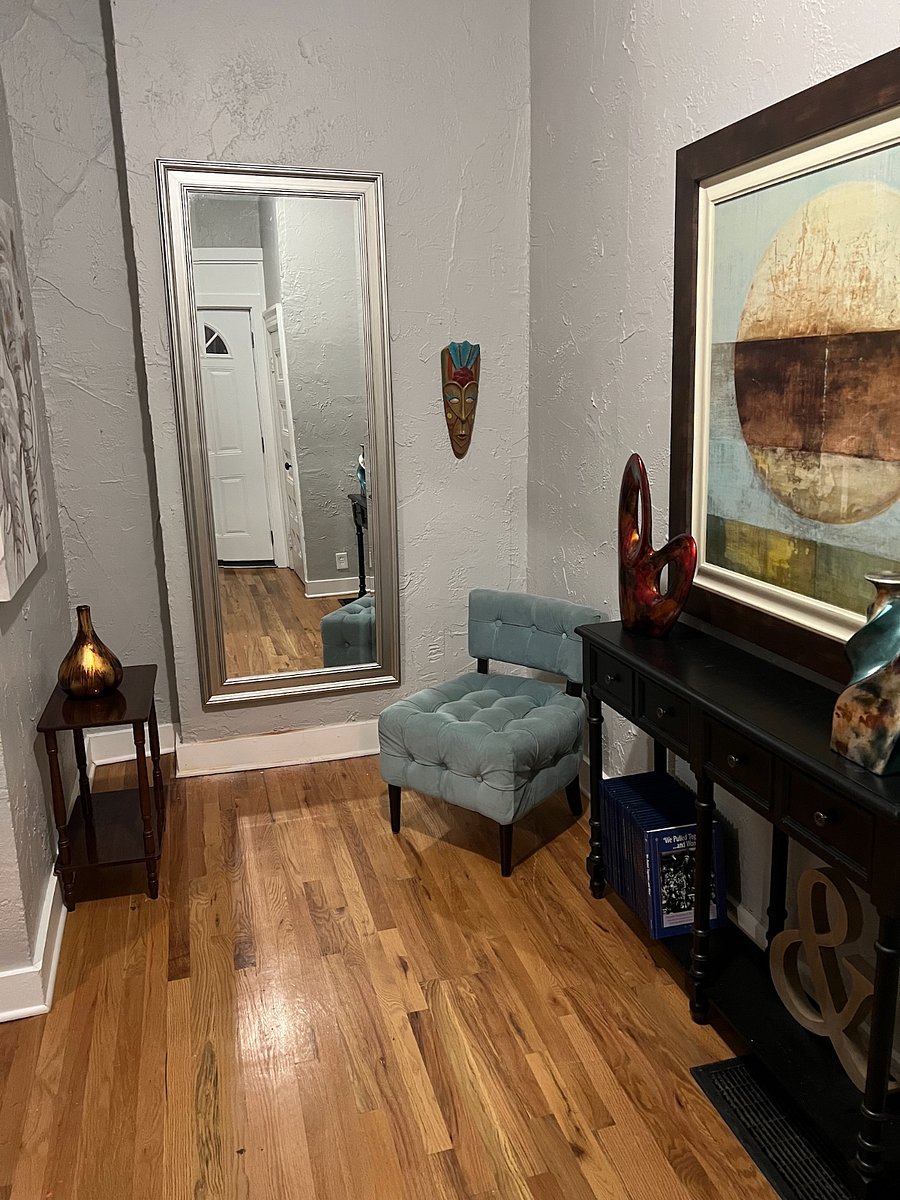 Front Entryway 1