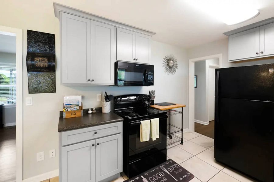 Full kitchen with all the basics needed for making a meal at home
