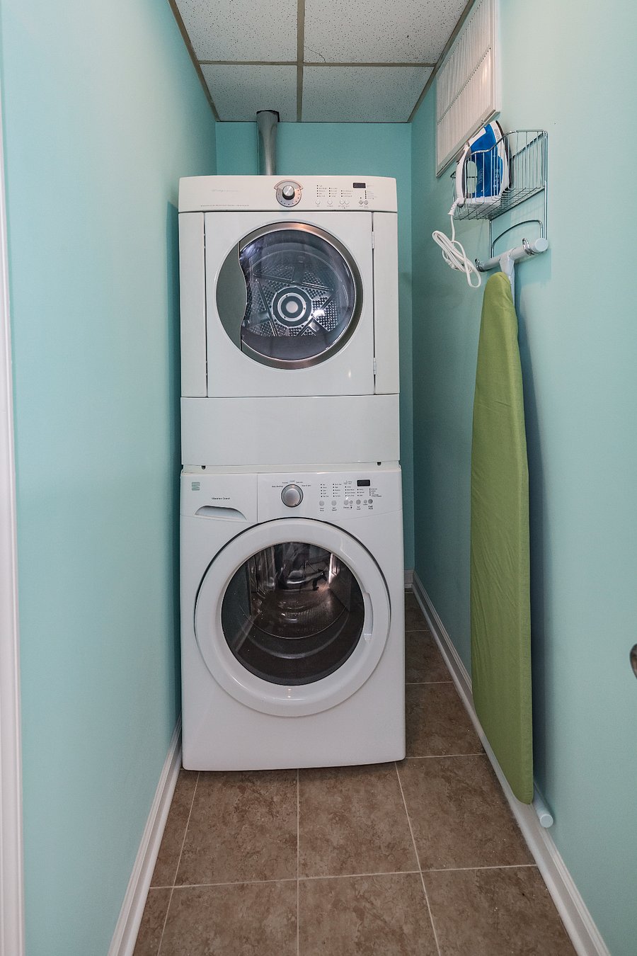 Full size stackable laundry
