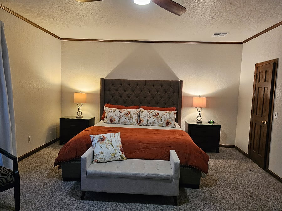 Large master Bedroom with king size bed 