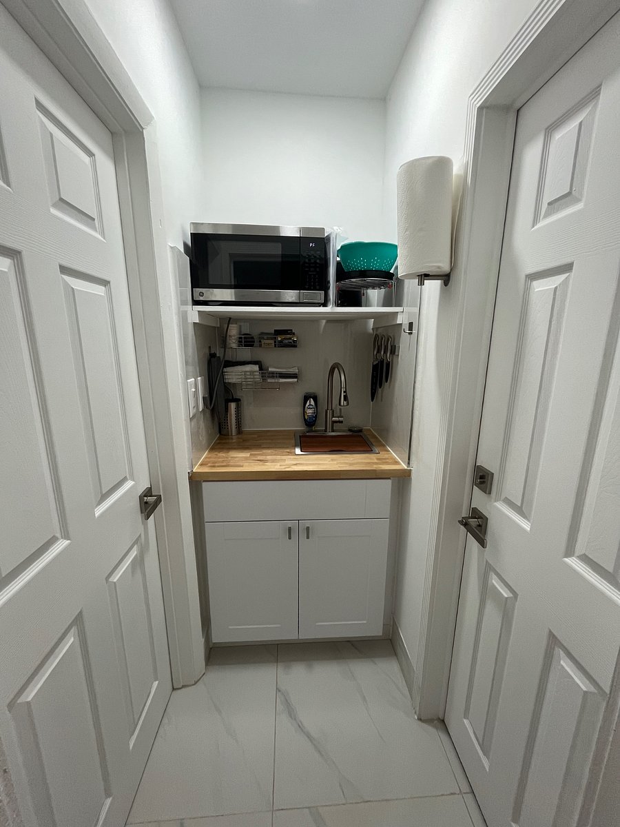 Efficient mini kitchenette
W/ microwave and hotplate, fully outfitted for small, quick meals on the go and dedicated sink for kitchen cleanup