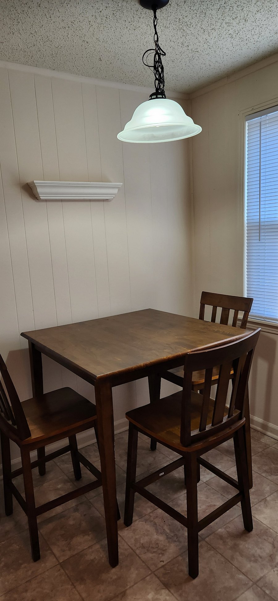 Kitchen Eating Area
