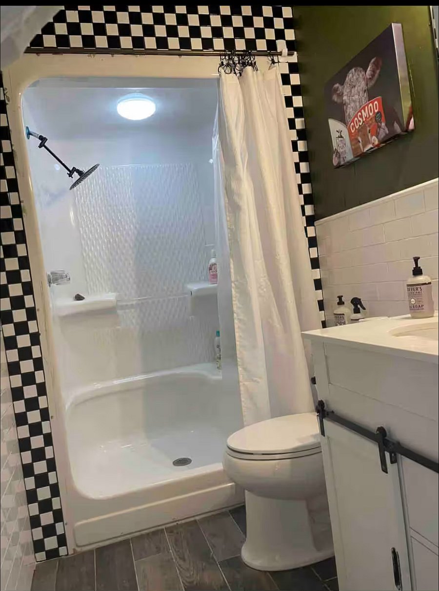 Downstairs bathroom 