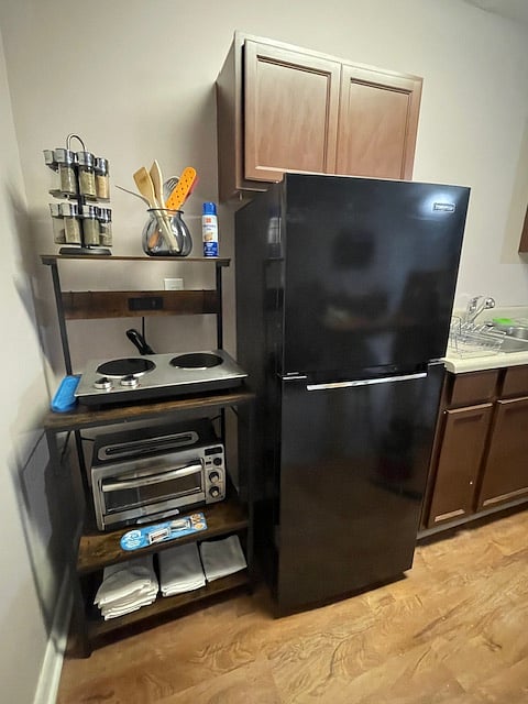 Cook up homemade meals with ease! This setup includes a full-size fridge, countertop convection oven and air fryer with toaster, 2-burner hot plate, and all the cookware you need - perfect for up to 2 guests!
Of note, many travelers have shared the small mini 24 full oven/stove combinations dont heat as nicely or evenly as the existing setup so this is why I've kept it as shown.