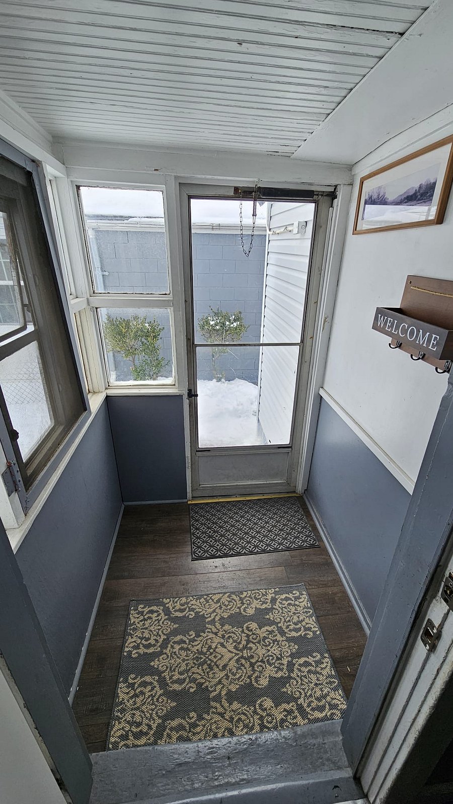 Screened front porch/mudroom