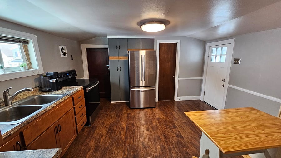 White door= FRONT DOOR
Left brown door= BASEMENT
Middle brown door= BATH