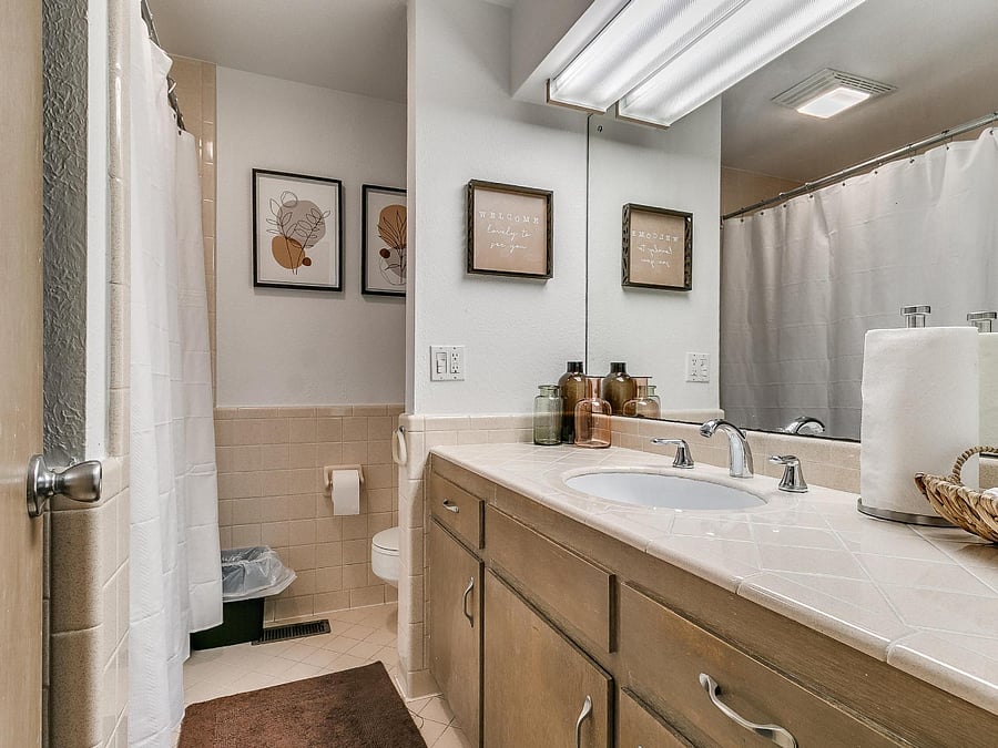 2nd Full Bathroom