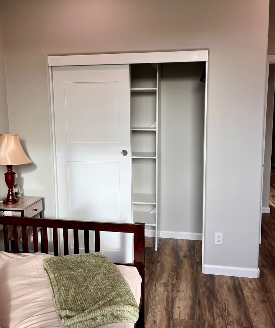 Closet in the 2nd bedroom