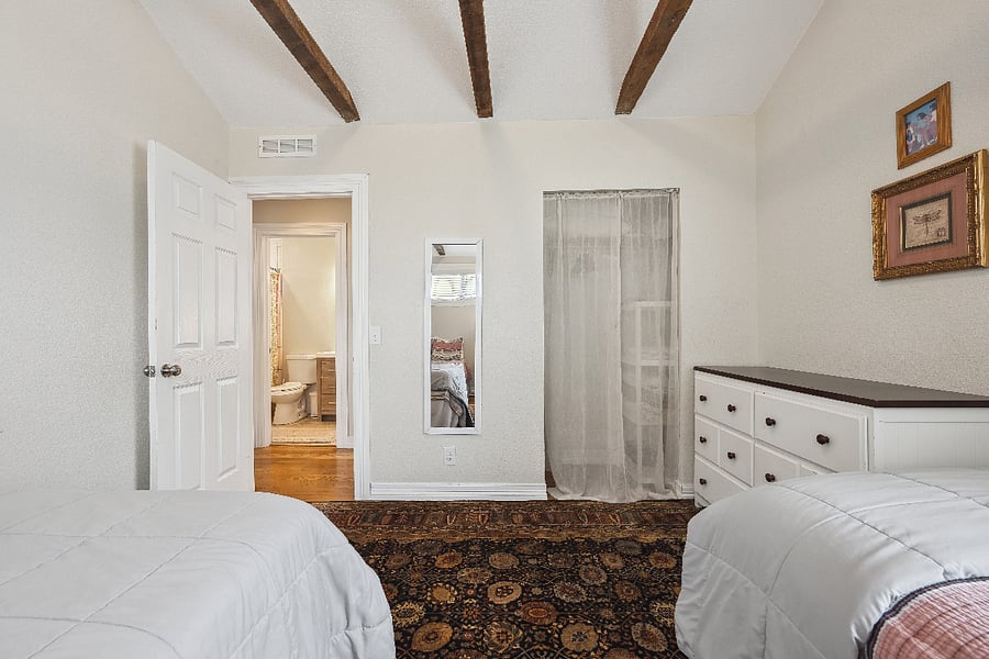 Double and twin bedroom