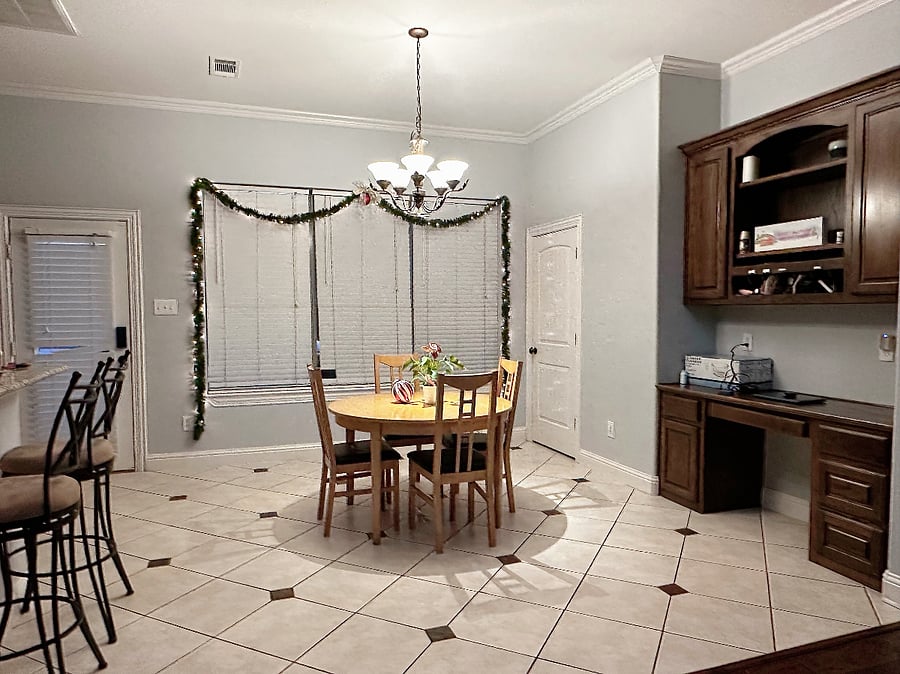 Breakfast area