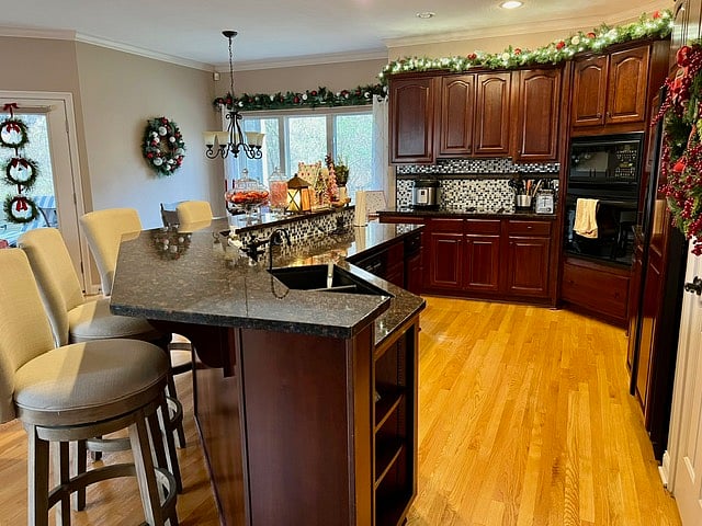 shared full kitchen upstairs