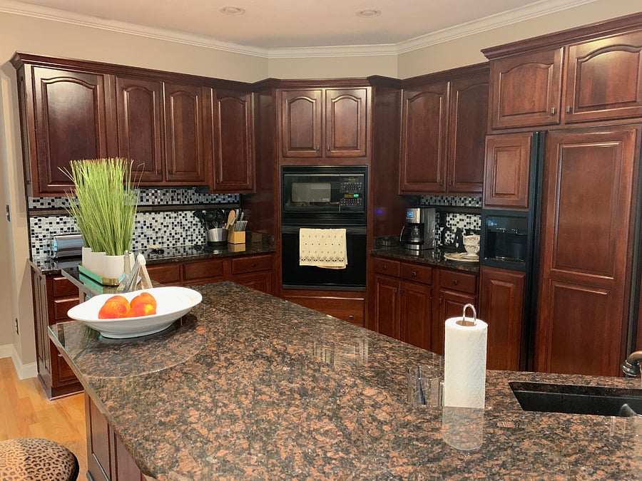 shared full kitchen upstairs