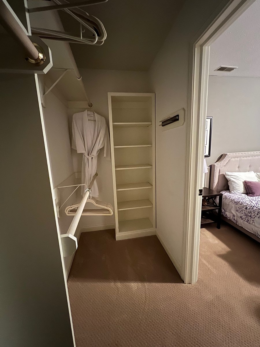 walk-in closet