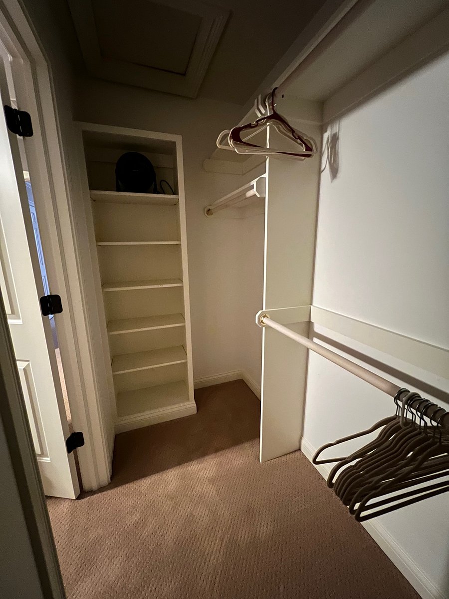 walk-in closet
