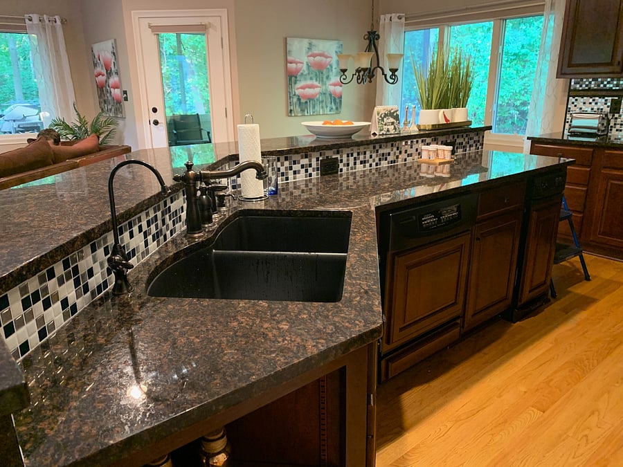 shared full kitchen