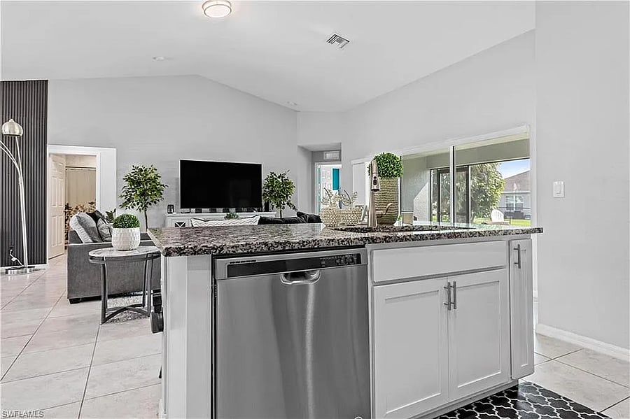 Furnished Finder property 790620_2 photo 14