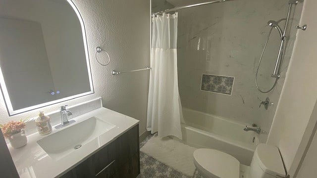 Vineyard master bath