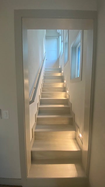 Automatic lighted stairwells