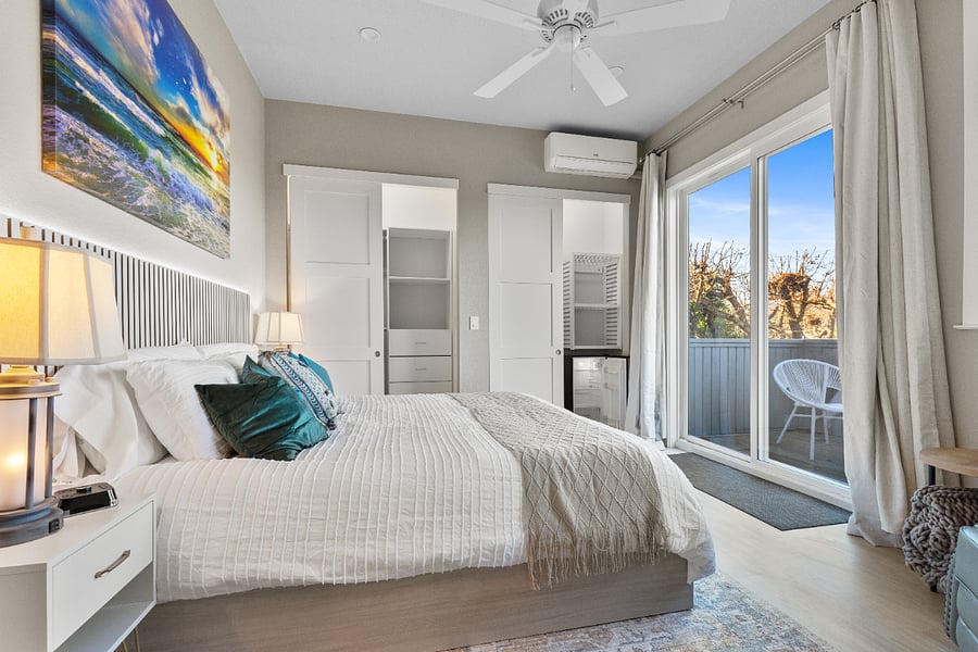 Suite One, Beach room