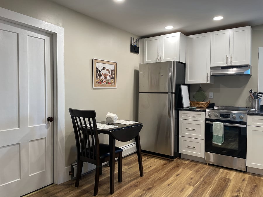 Full Kitchen (bedroom door in picture)