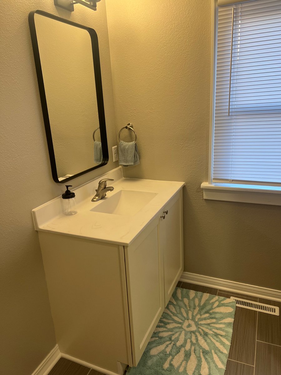 full bath--picture 2