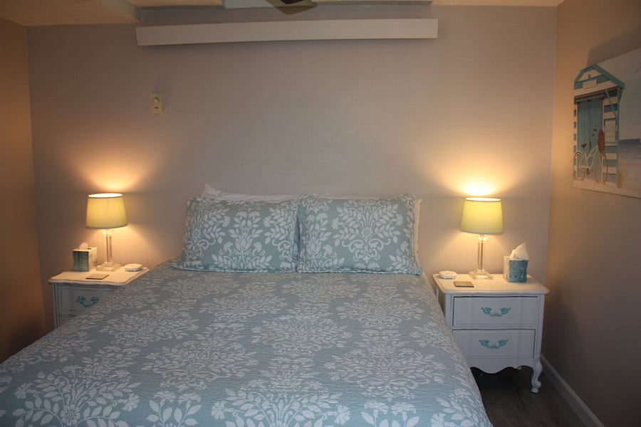 Queen bedroom
