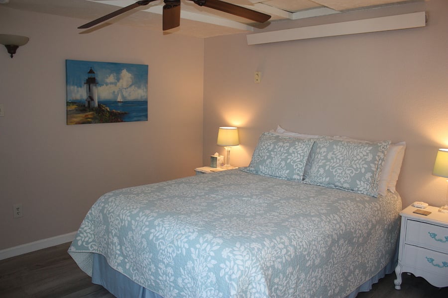 Queen bedroom